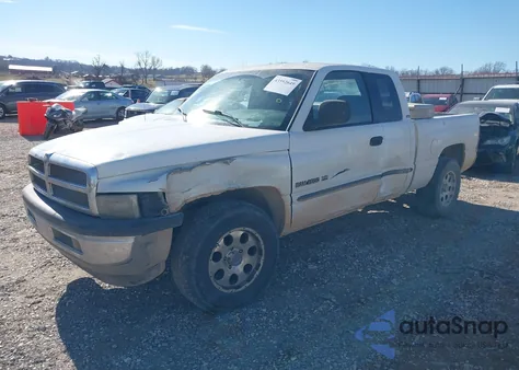 2000 Dodge Ram 1500 St z USA, uszkodzony, nr VIN 3B7HC13Y7YG136702